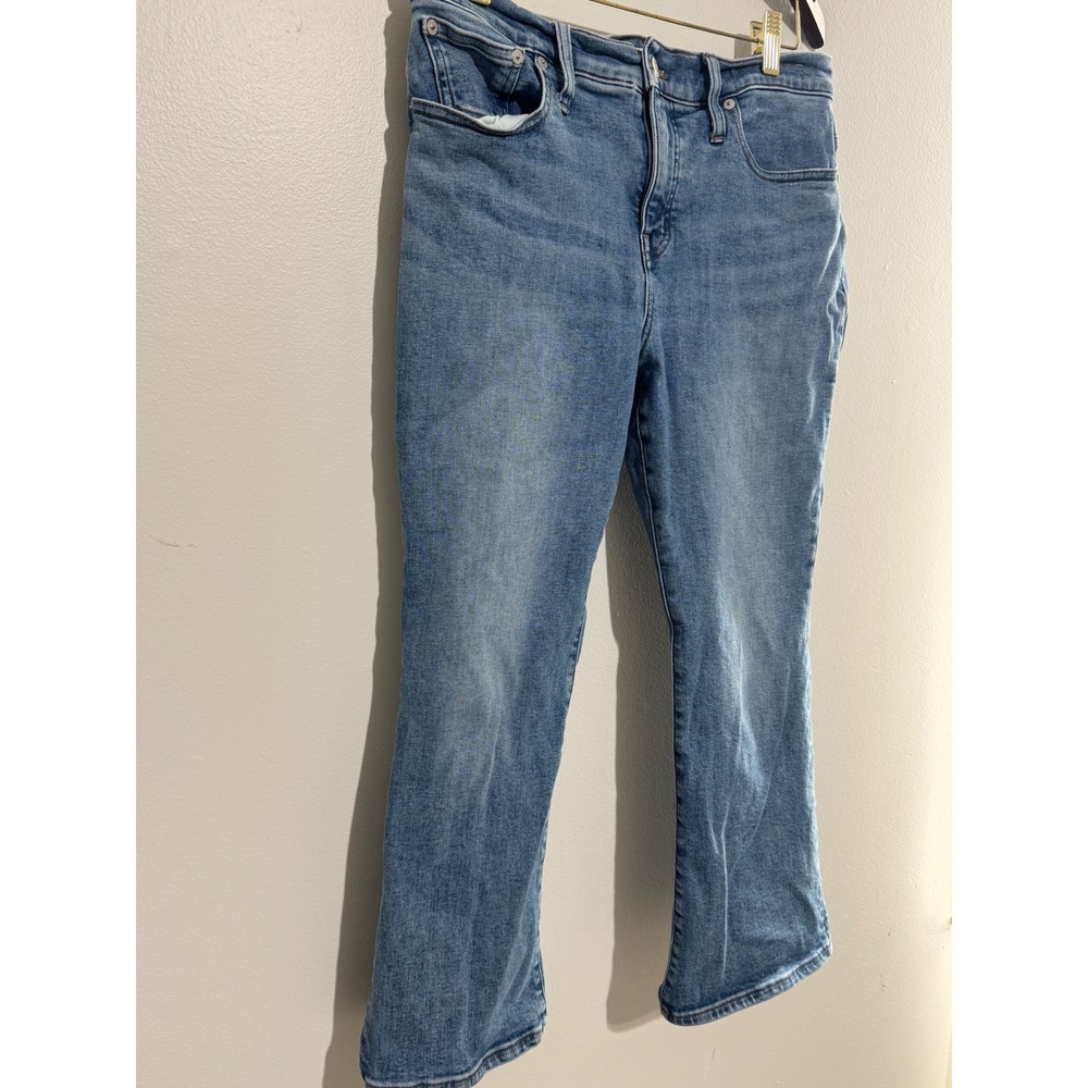 Madewell Mid Rise Kick Out Jeans Blue Petite Size 30P Cropped Flare Denim - Picture 3 of 8